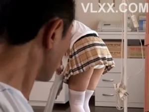 Bố dượng khốn nạn và hai bé ngoan xinh đẹp